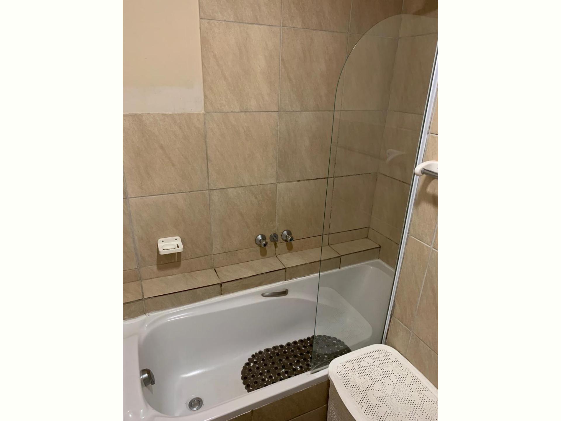  of property in Annlin West