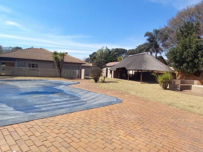 3 Bedroom House for Sale For Sale in Lambton - MR726255