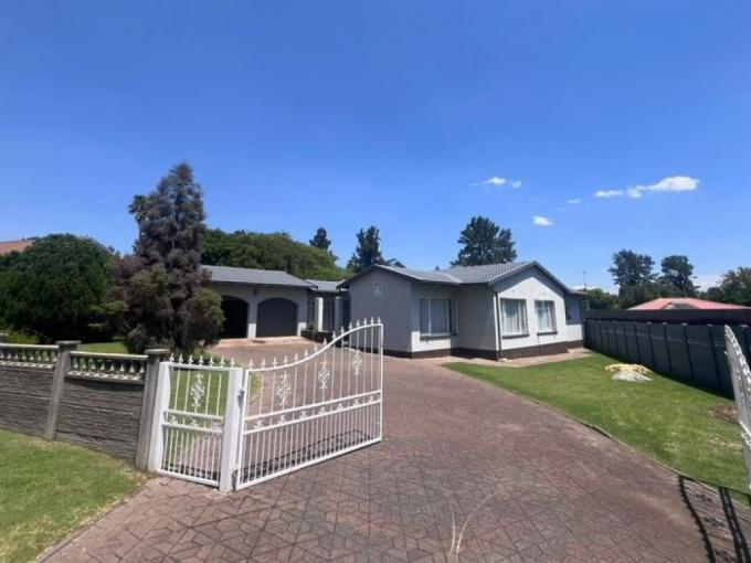 3 Bedroom House for Sale For Sale in Brackenhurst - MR726257