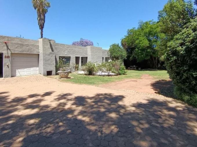 3 Bedroom House for Sale For Sale in Brackendowns - MR726259