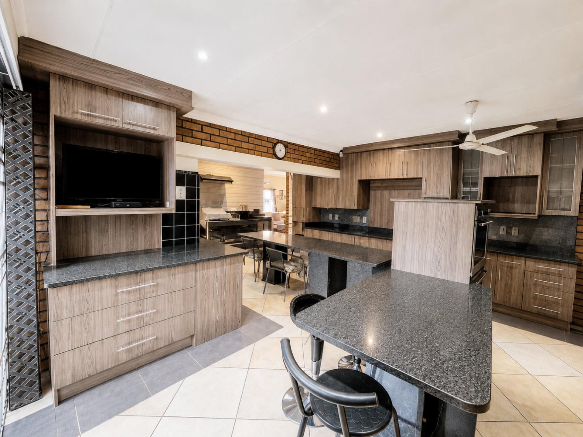  of property in Sinoville