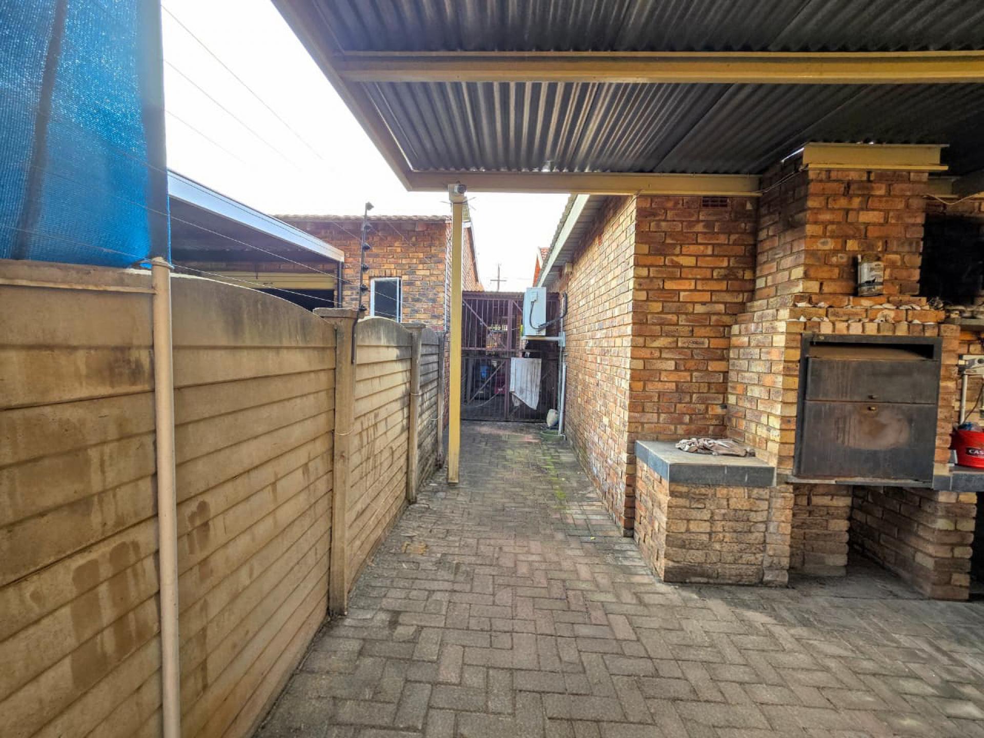  of property in Sinoville