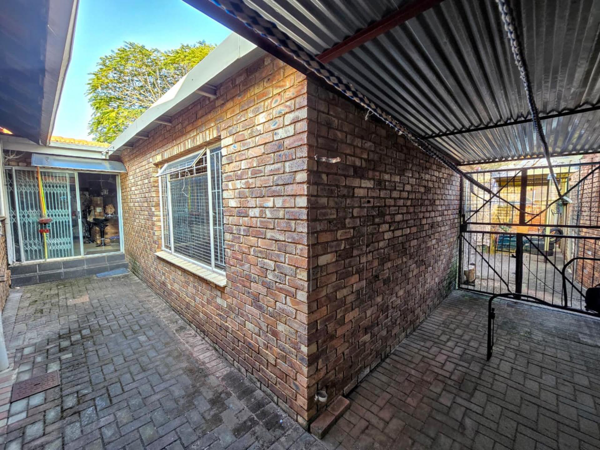 of property in Sinoville