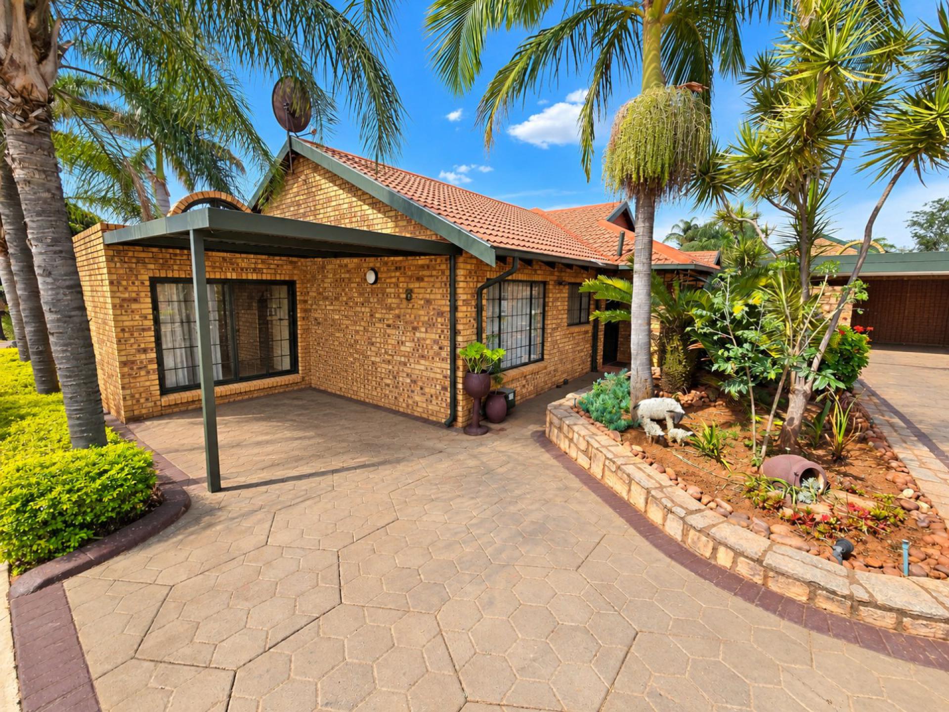  of property in Magalieskruin