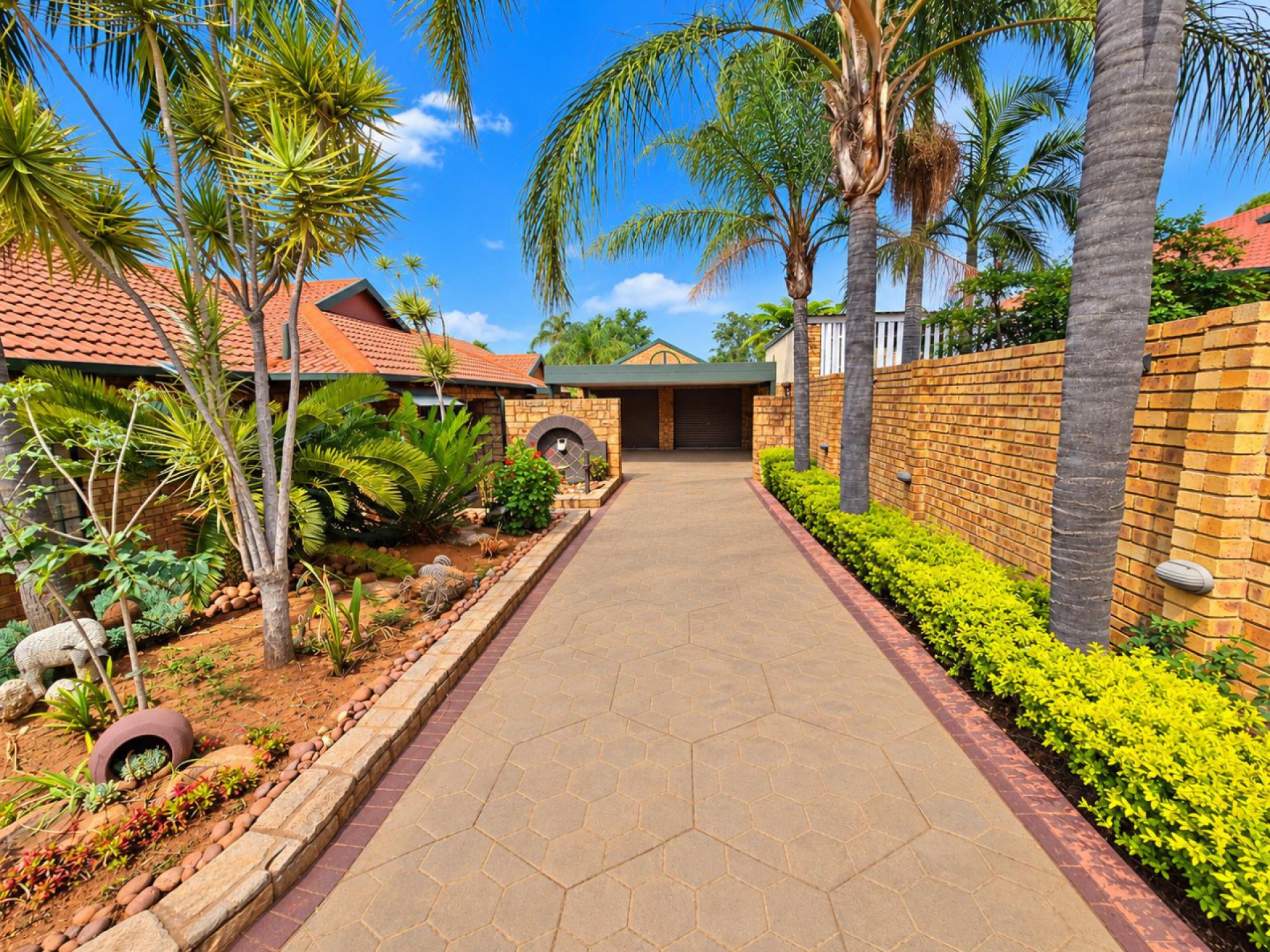  of property in Magalieskruin