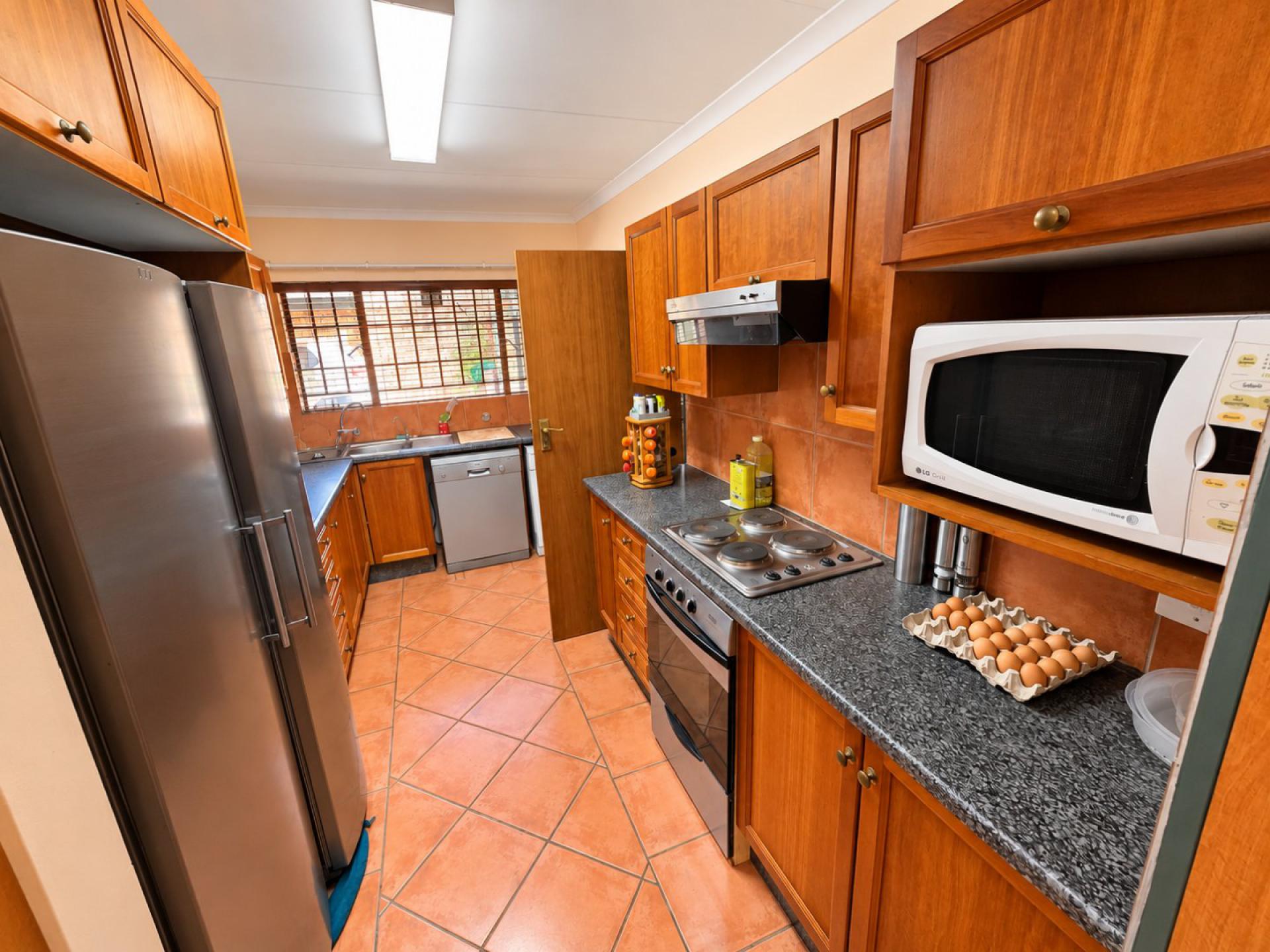  of property in Magalieskruin