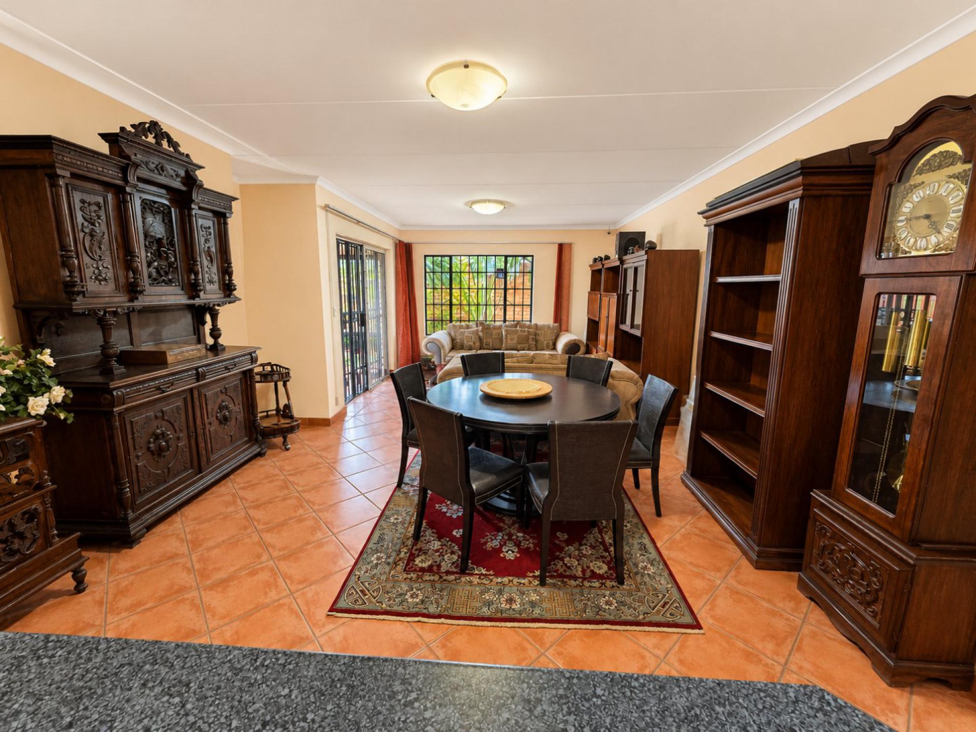  of property in Magalieskruin