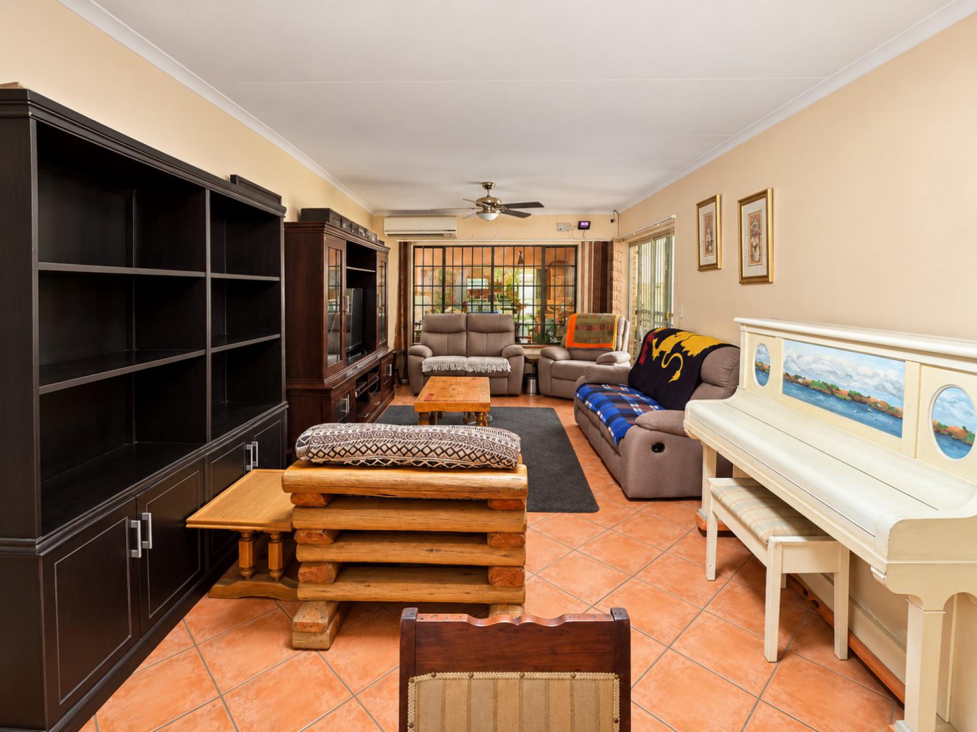  of property in Magalieskruin