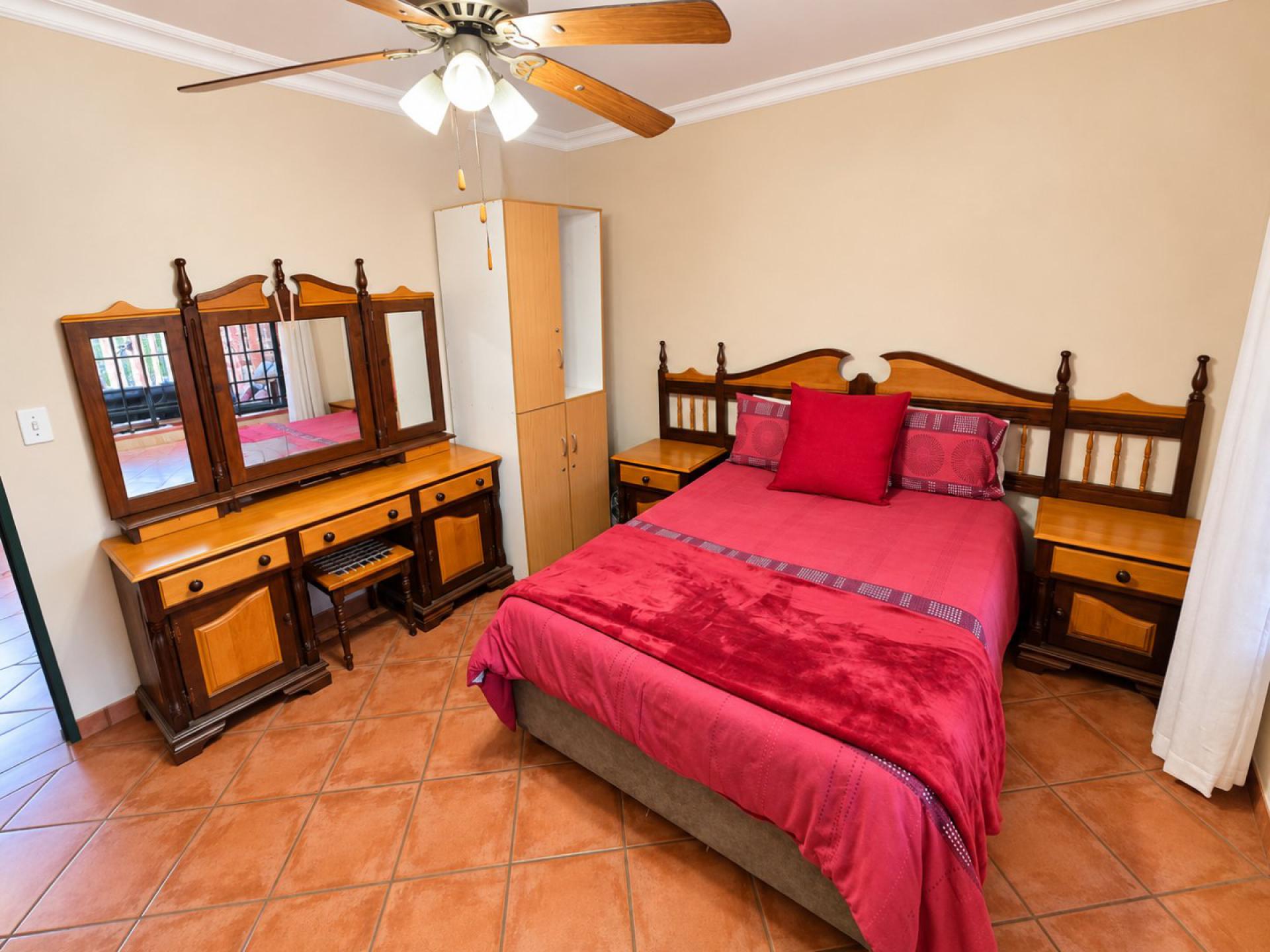  of property in Magalieskruin