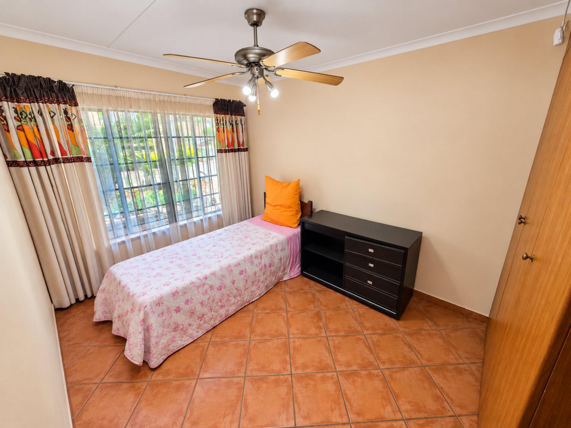  of property in Magalieskruin