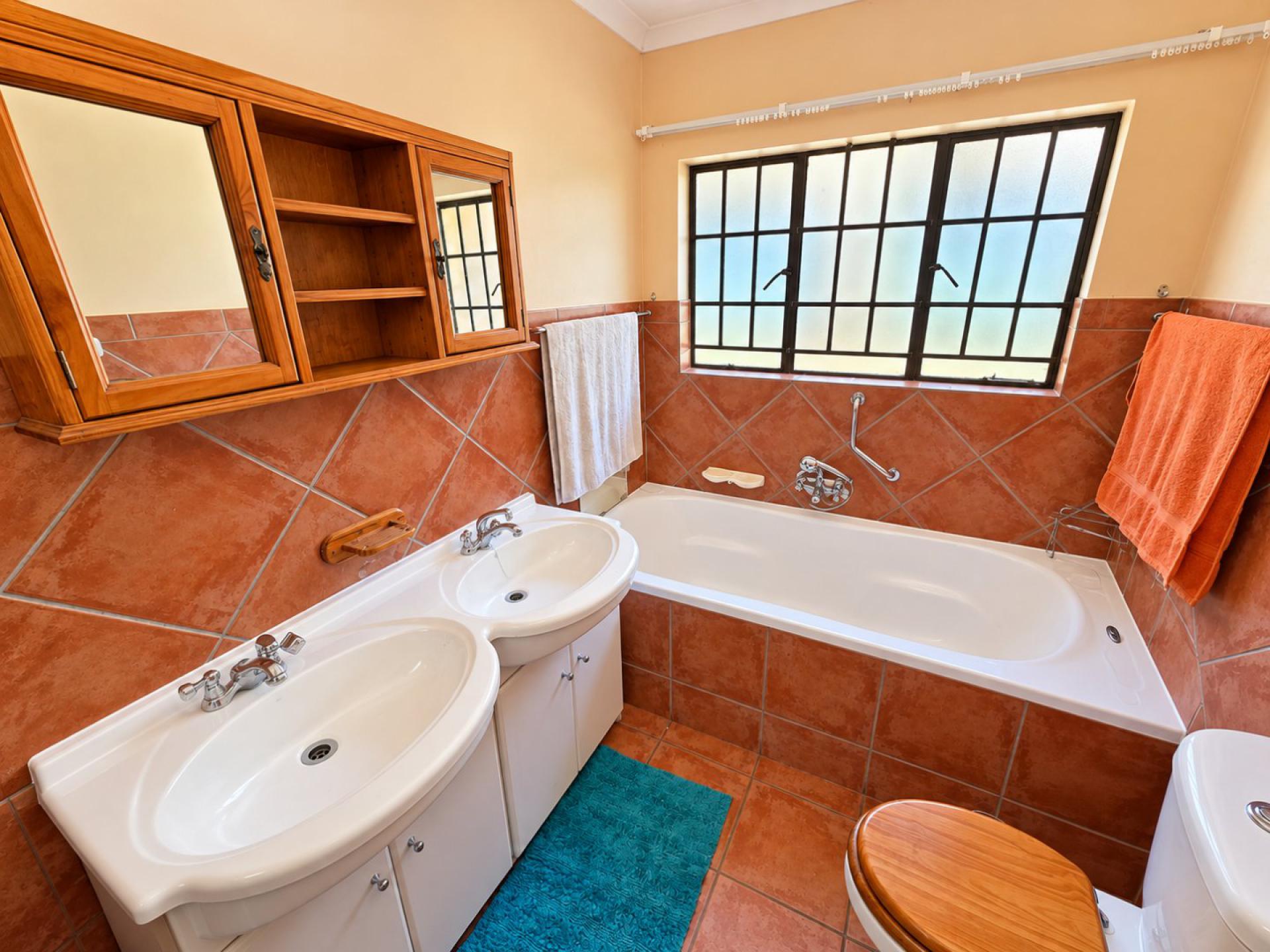  of property in Magalieskruin