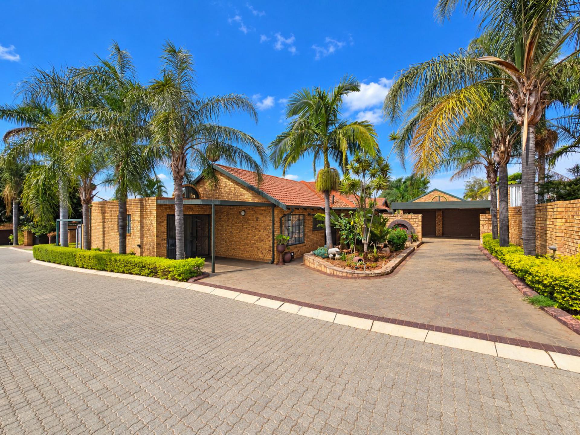 of property in Magalieskruin