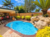  of property in Magalieskruin