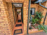  of property in Magalieskruin