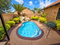  of property in Magalieskruin
