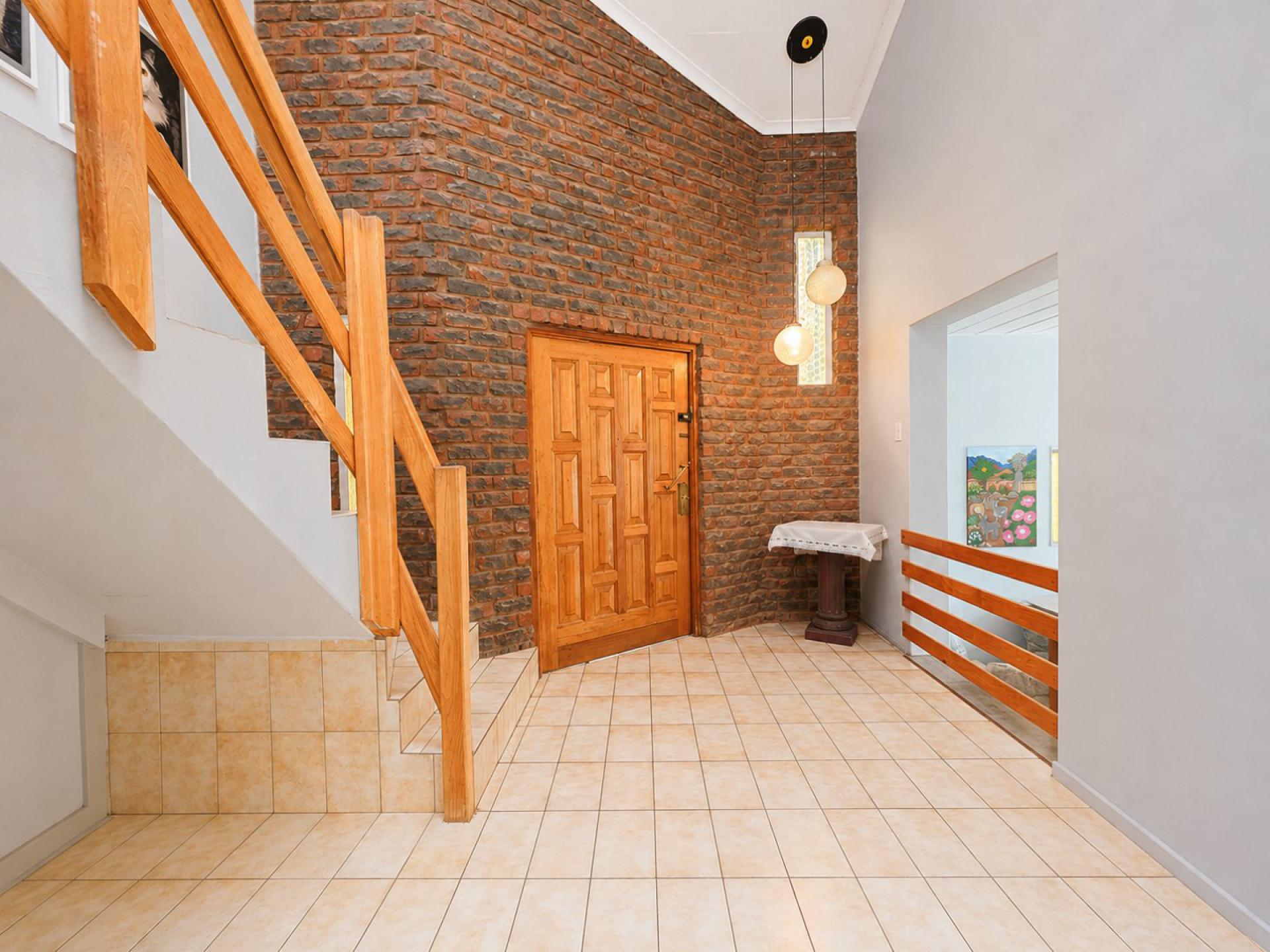  of property in Magalieskruin