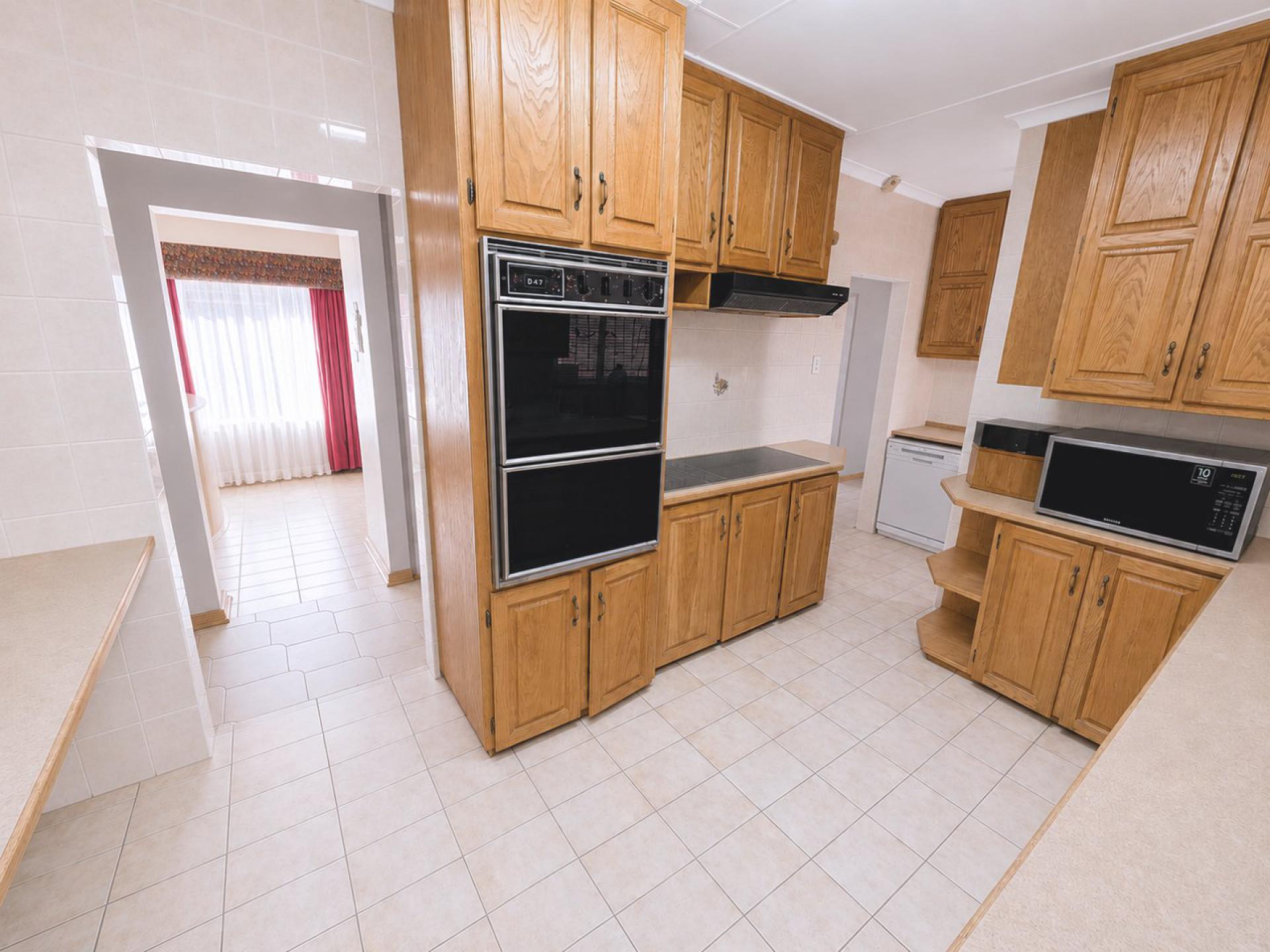  of property in Magalieskruin
