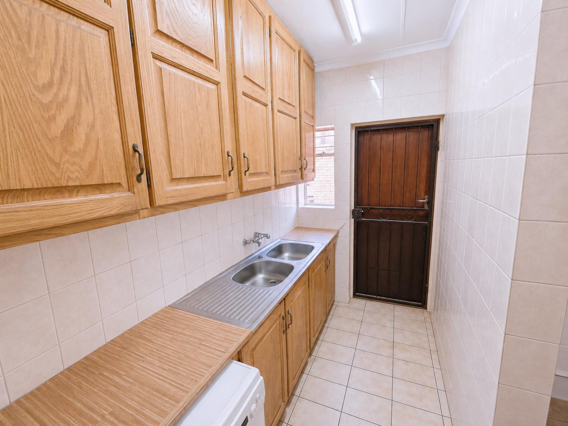  of property in Magalieskruin