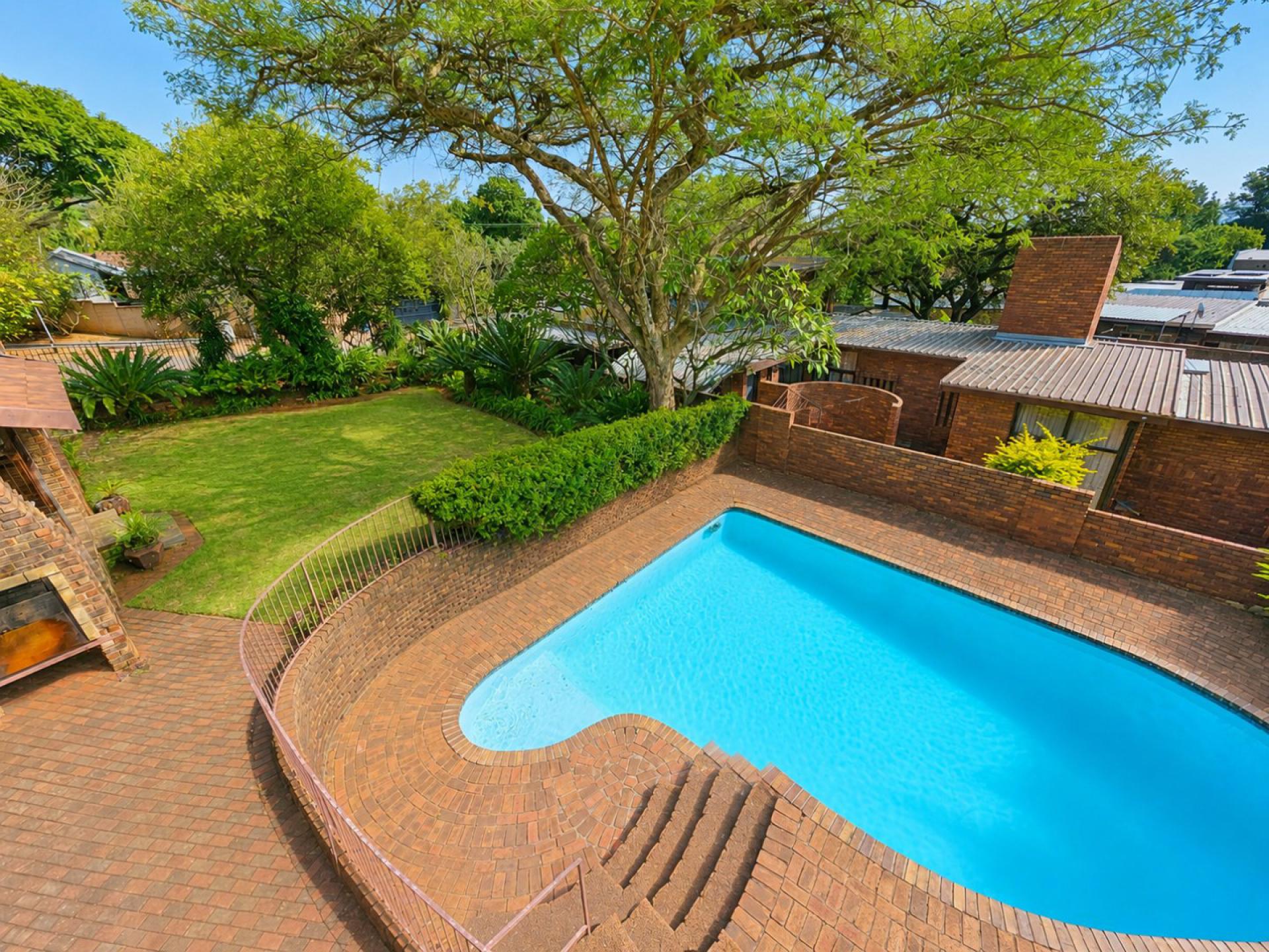  of property in Magalieskruin