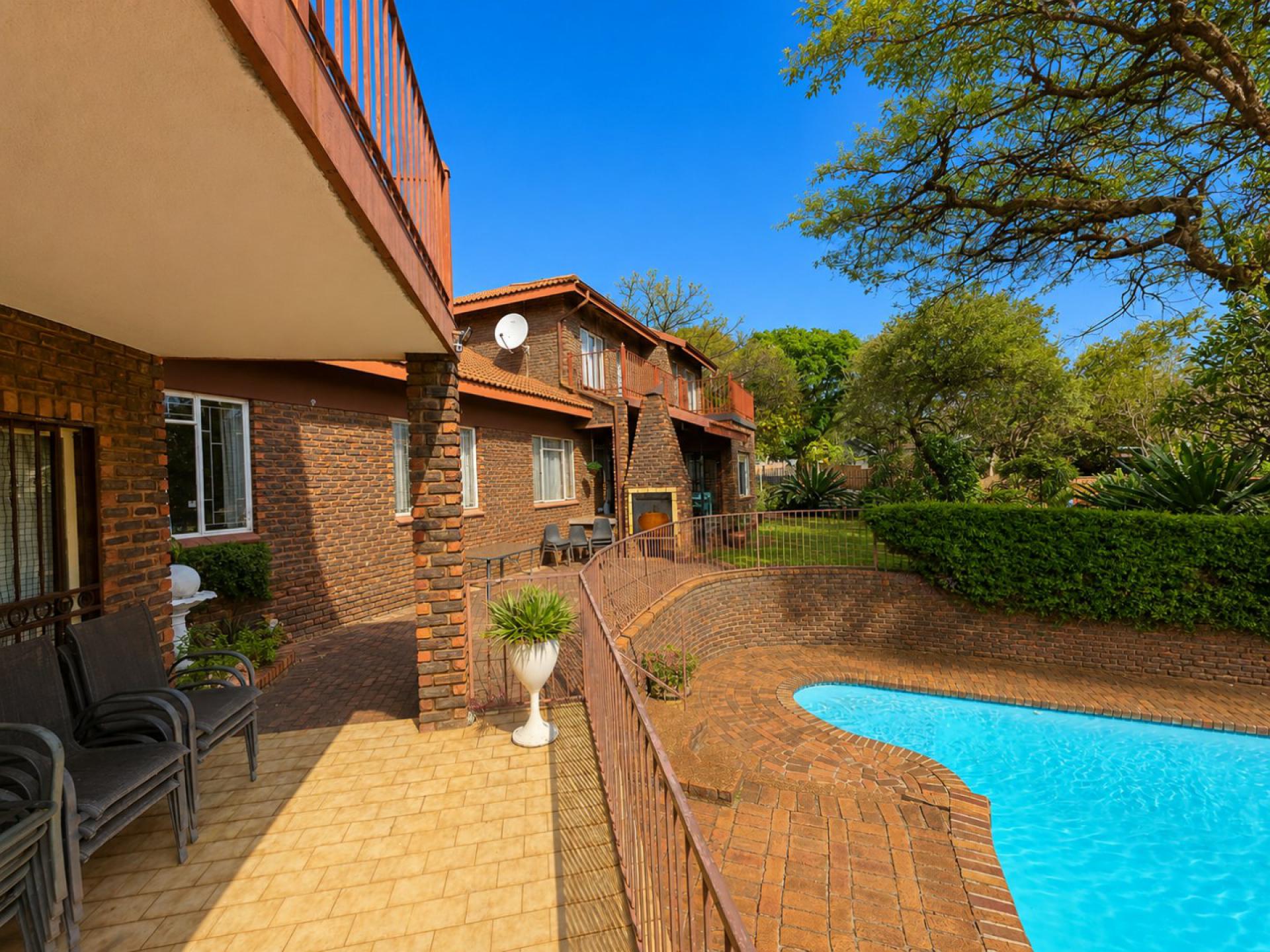  of property in Magalieskruin