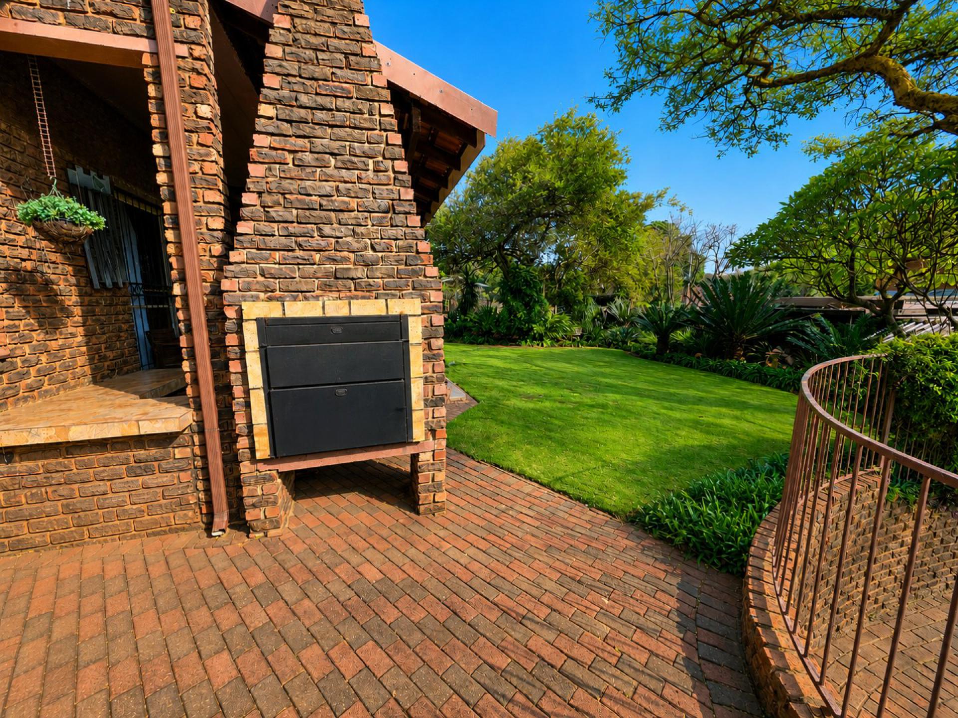  of property in Magalieskruin