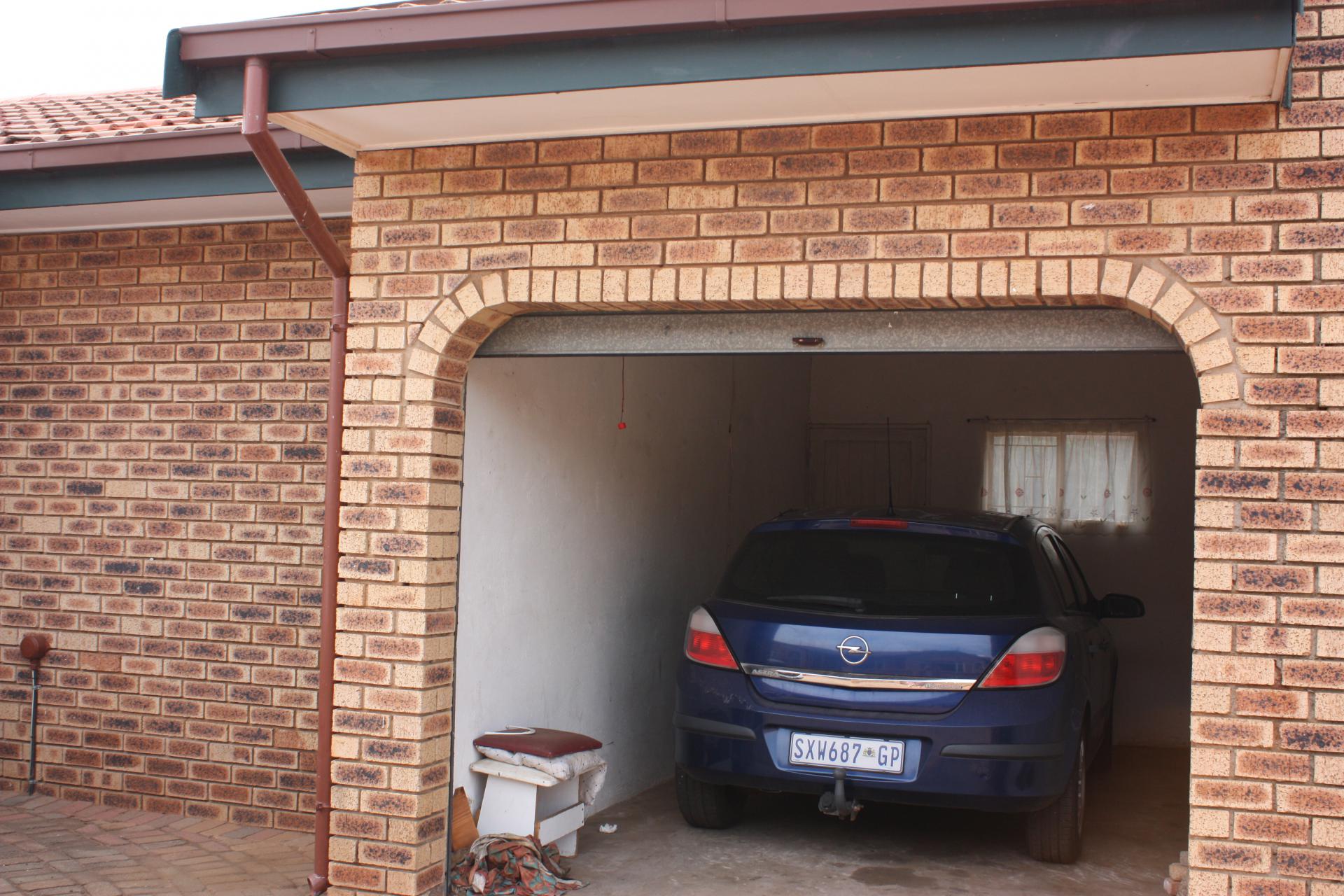  of property in Randpoort
