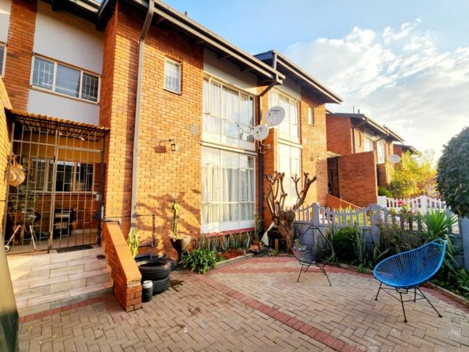 4 Bedroom Simplex for Sale For Sale in La Montagne - MR726377