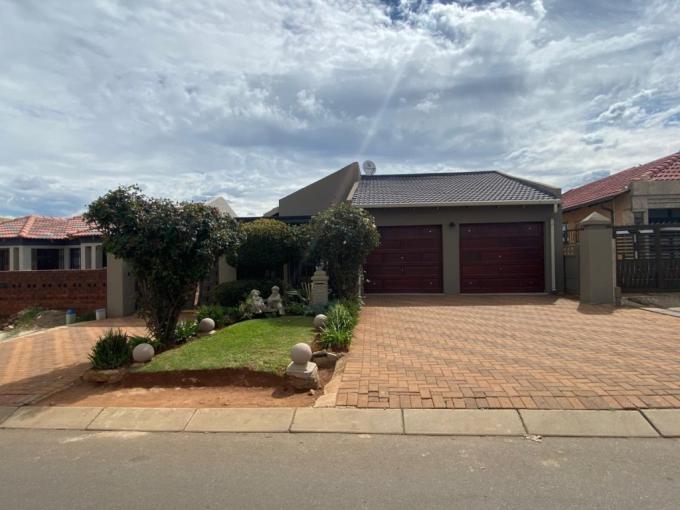 3 Bedroom House for Sale For Sale in Vosloorus - MR726383