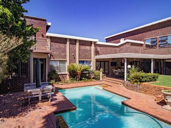 5 Bedroom House for Sale For Sale in Glenvista - MR726386