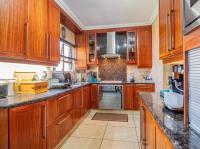  of property in Glenvista