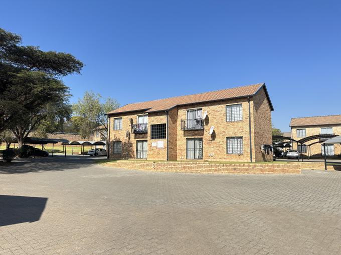 2 Bedroom Apartment for Sale For Sale in Weltevreden Park - MR726399