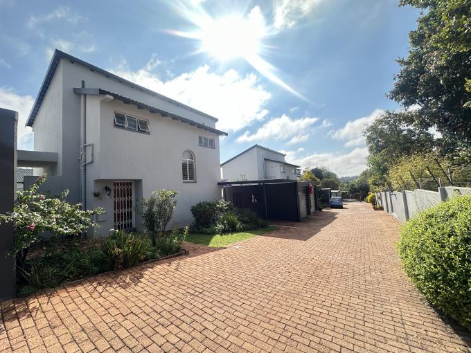 3 Bedroom Duplex for Sale For Sale in Weltevreden Park - MR726406