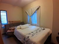  of property in Glen Lauriston 