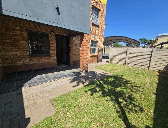 2 Bedroom Apartment to Rent in Noordwyk - Property to rent - MR726494