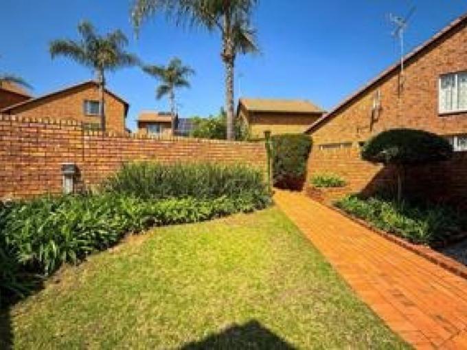 2 Bedroom Simplex for Sale For Sale in Bassonia - MR726558