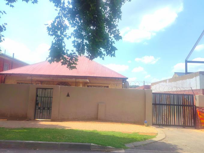 5 Bedroom House for Sale For Sale in Kenilworth - JHB - MR726646