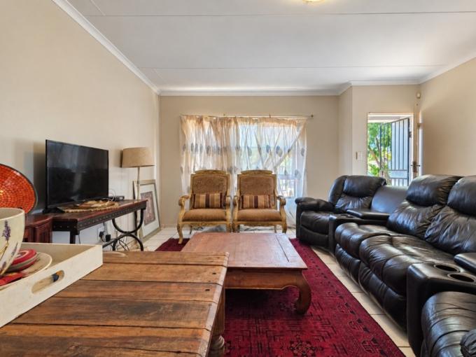 2 Bedroom House for Sale For Sale in Willow Park Manor - MR726694