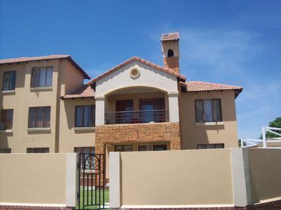 2 Bedroom Cluster for Sale For Sale in Midrand - Private Sale - MR75441