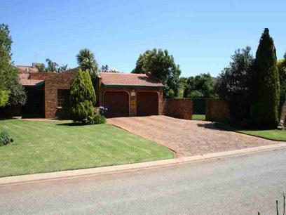 3 Bedroom House for Sale For Sale in Benoni - Home Sell - MR78539