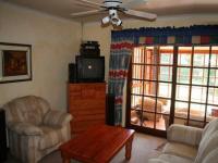 Lounges - 30 square meters of property in Benoni