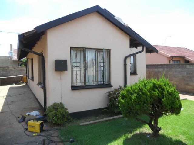 Front View of property in Protea Glen