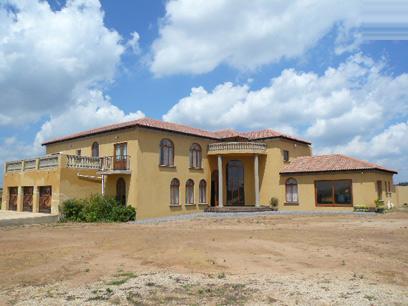 7 Bedroom House for Sale For Sale in Grootfontein - Private Sale - MR80443