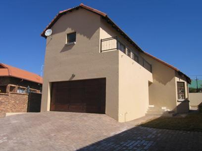 2 Bedroom House for Sale For Sale in Highveld - Private Sale - MR87132