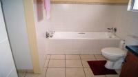 Main Bathroom - 6 square meters of property in Marburg