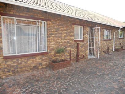 2 Bedroom Simplex for Sale For Sale in Kibler Park - Private Sale - MR88463