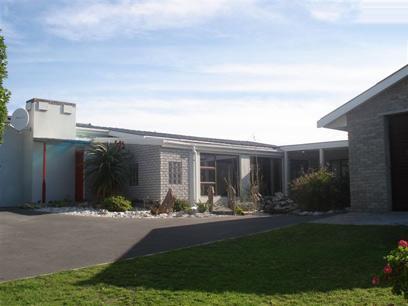 5 Bedroom House for Sale For Sale in Gansbaai - Private Sale - MR92340