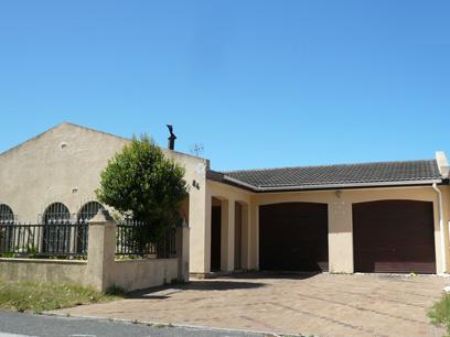 Standard Bank Repossessed House for Sale in Ravensmead - MR9