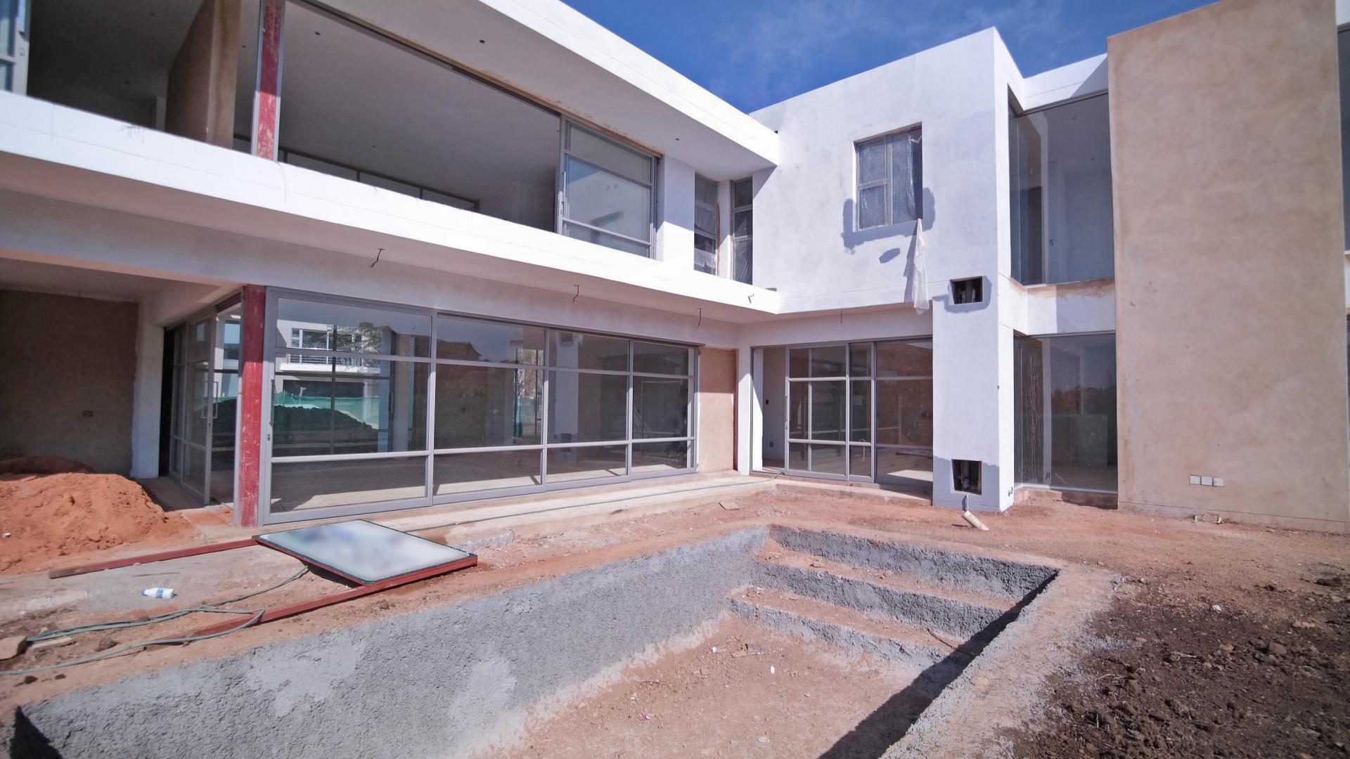 Front View of property in Silver Lakes Golf Estate